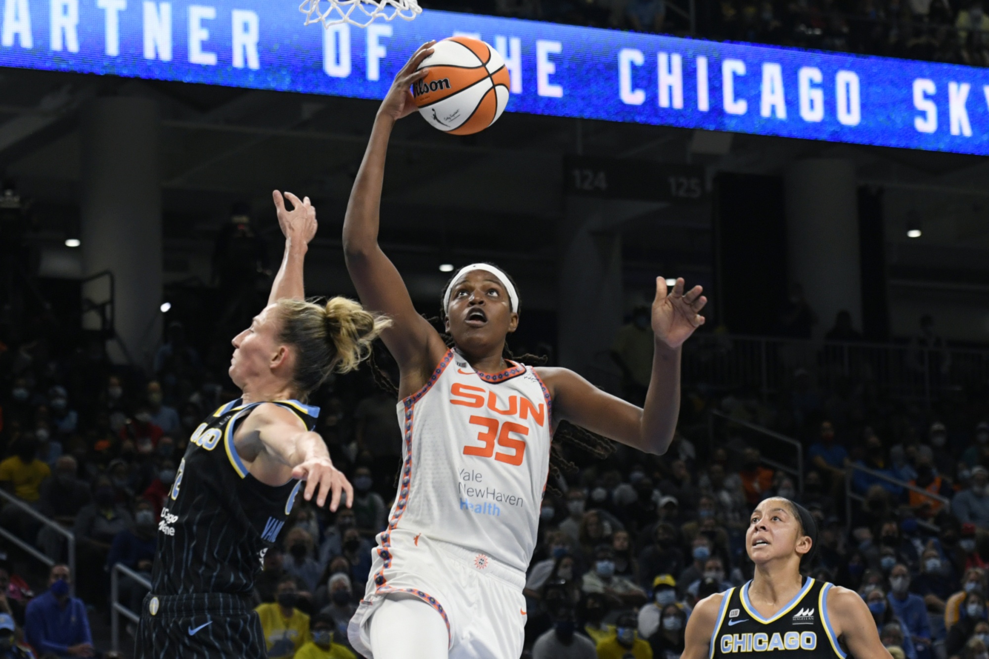 Candace Parker makes WNBA history as Chicago Sky beat Connecticut Sun