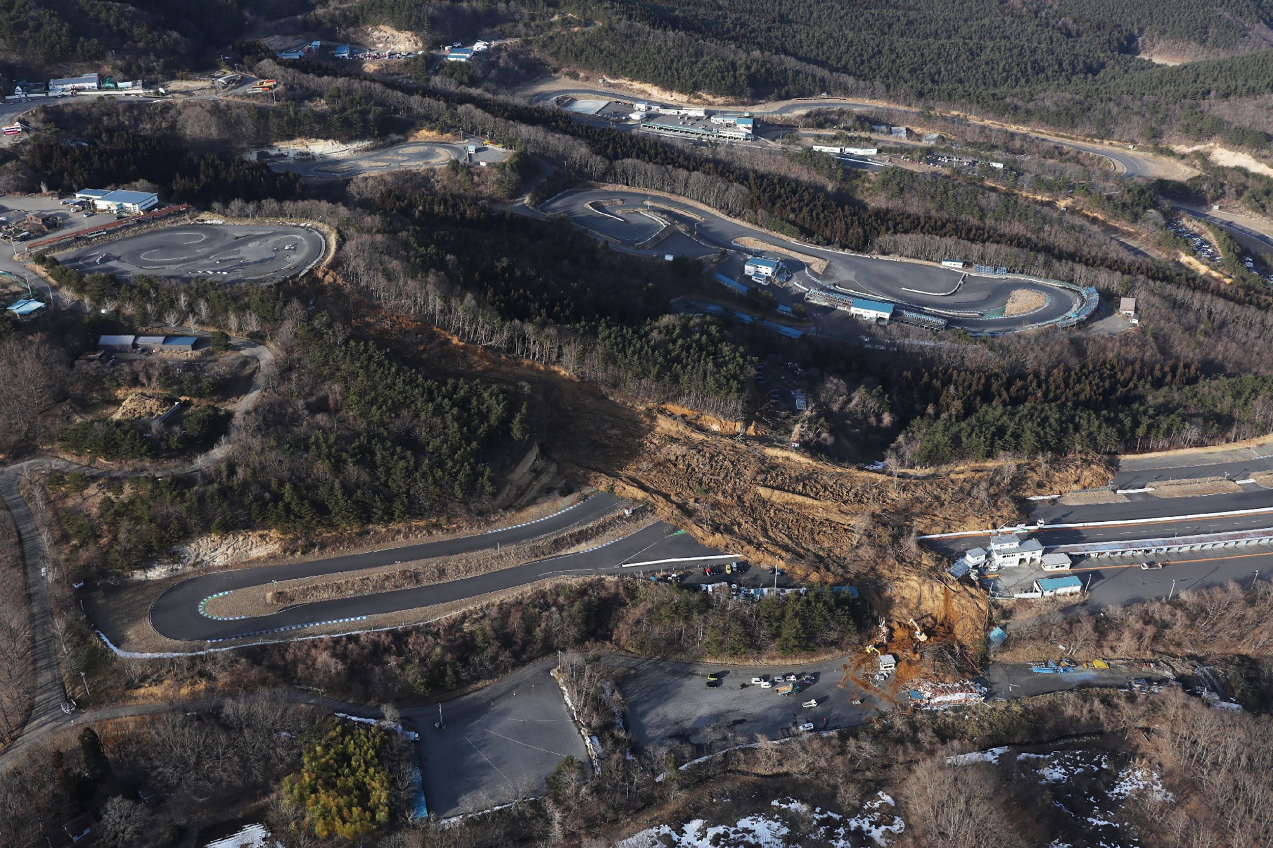 Japón evalúa daños por terremoto cerca de Fukushima