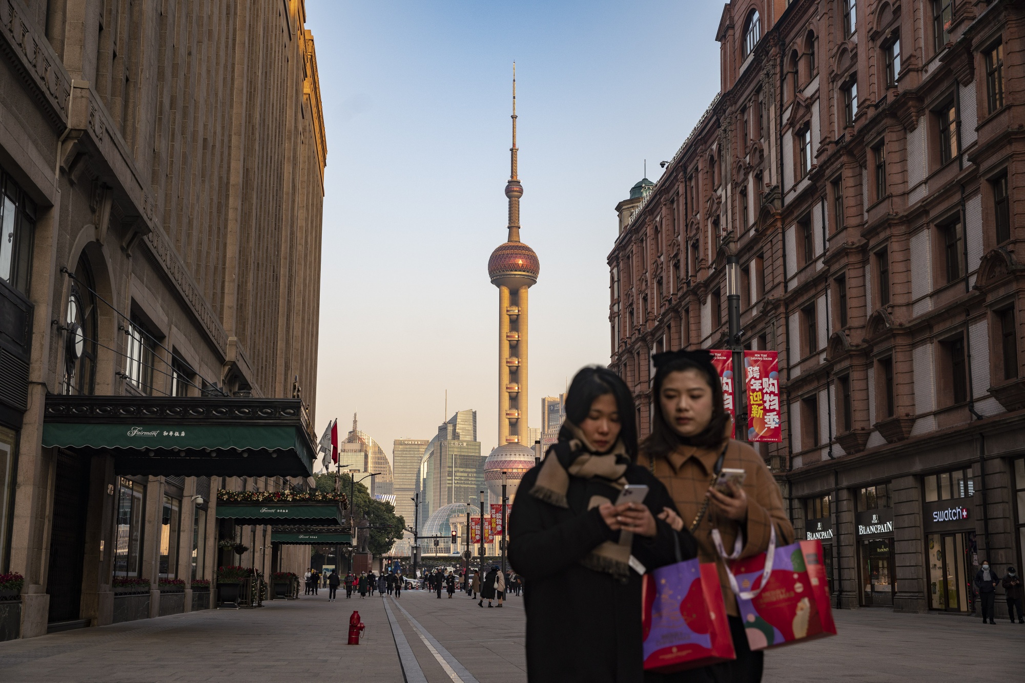 Views of Shanghai As China's Central Bank Going It Alone Spurs an Influx of Capital