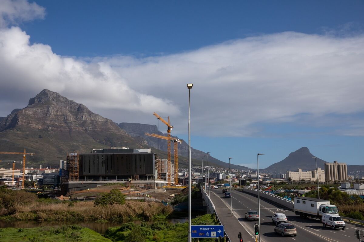Governance Gap Leaves Johannesburg $12 Billion Behind Cape Town
