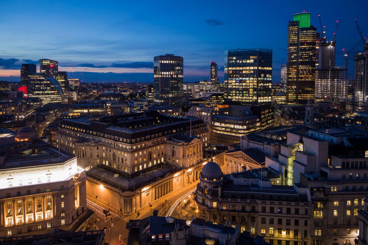 BOE Survey Shows Firms Plan Price Hikes to Protect Margins