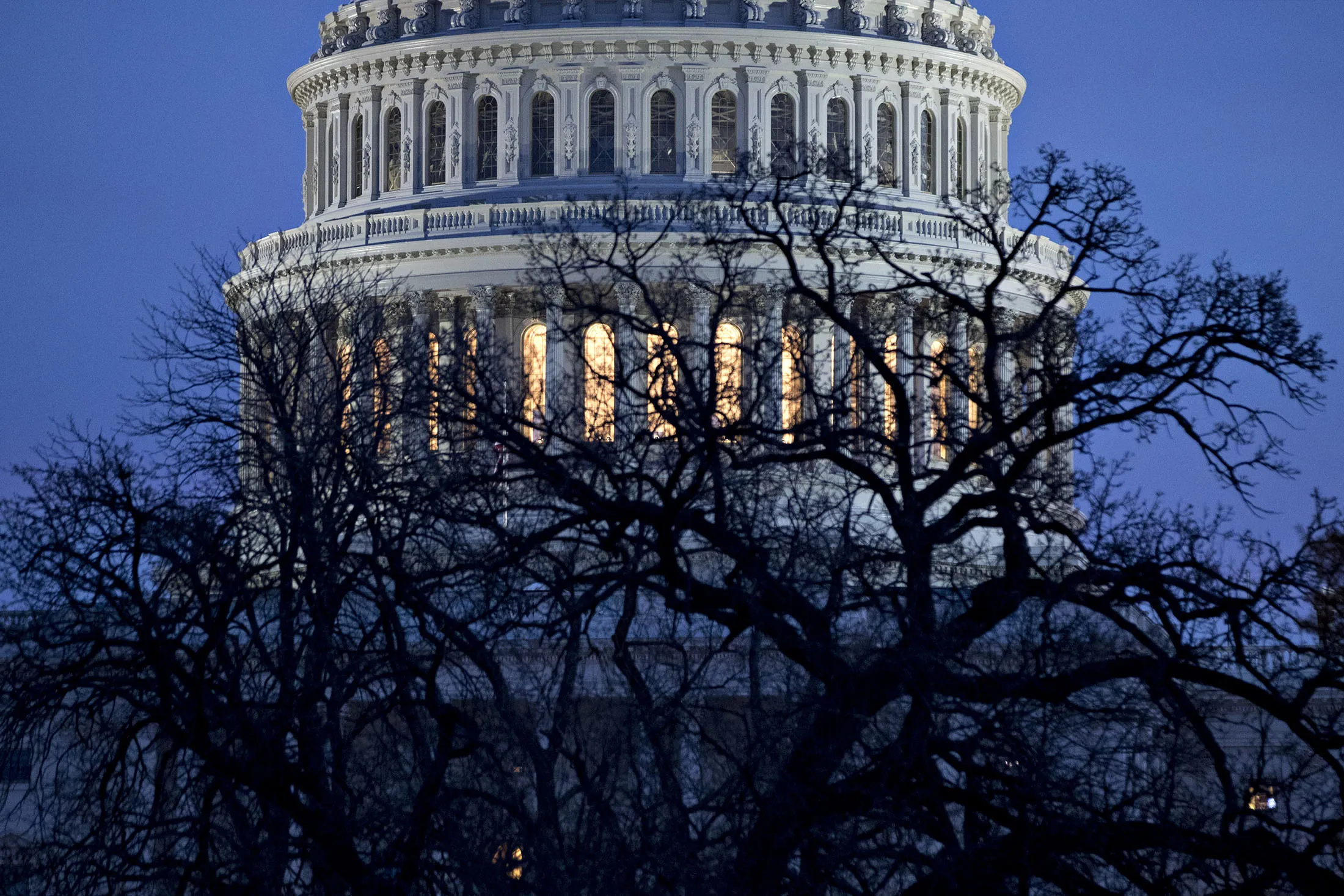 1512348459_us capitol bldg