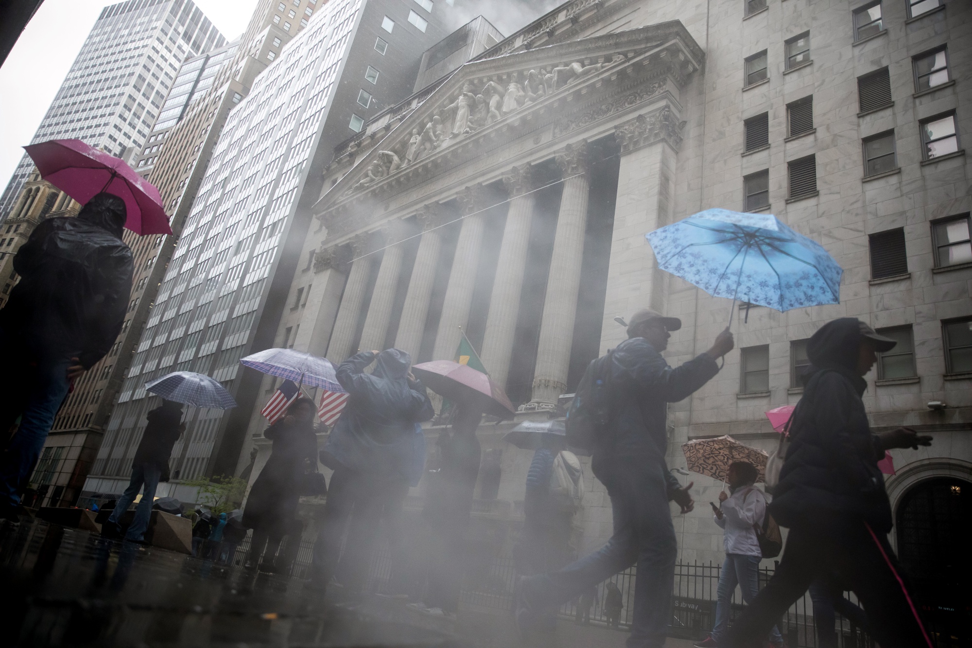 Trading On The Floor Of NYSE While Stocks, Commodities Tumble As China Strikes Back
