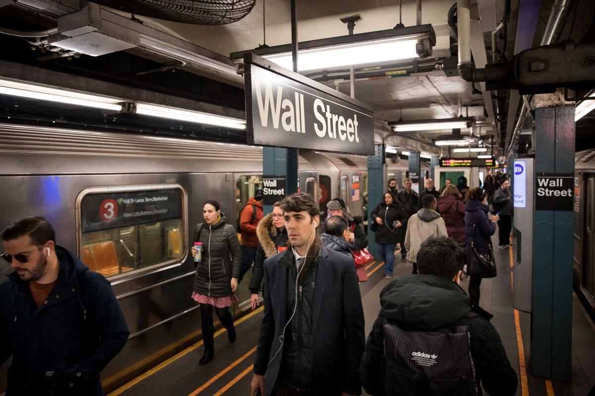 Индекс чикаго. Wall Street Rush hour. Андреас американский Нью Йорк Сити сабвей фотограф. Famous brands in the Subway.