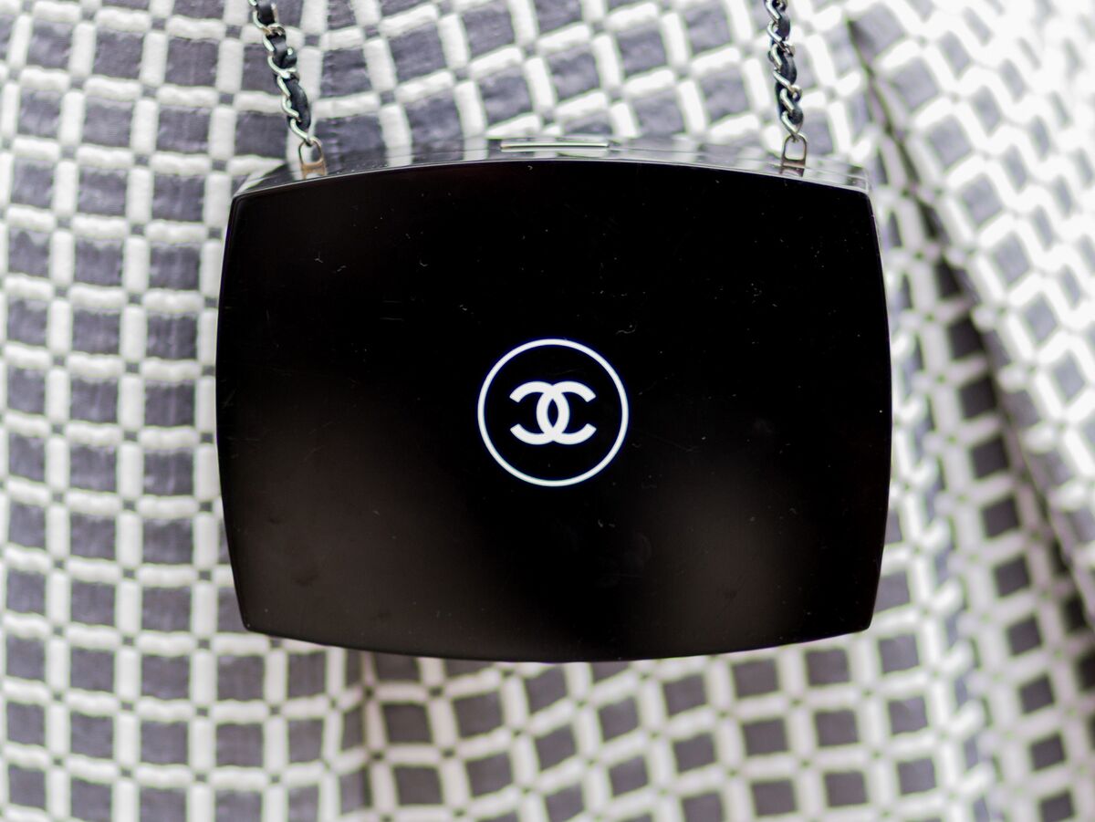 Chanel loses EU court battle over Huawei logo  BBC News