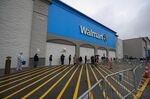 People line up to buy goods at supermarkets at Walmart and Costco&nbsp;in New Jersey, U.S. on April 18.