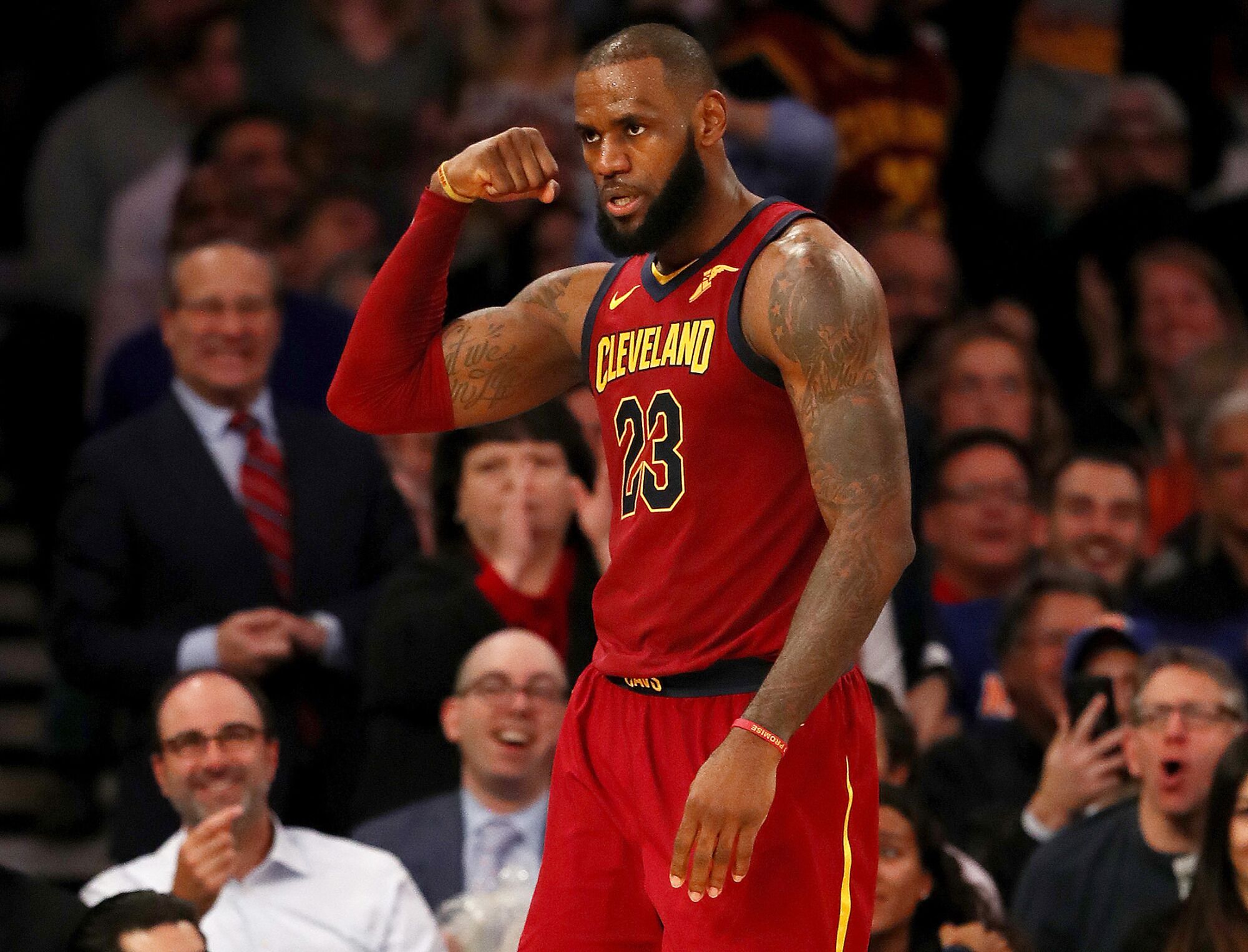 LeBron’s New York Subway Encounter With Broker Has Fans Taking Sides ...