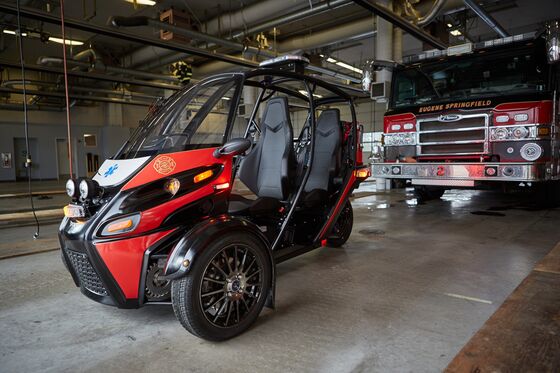 Your Crash Paramedic May Pull Up in This Electric Three Wheeler