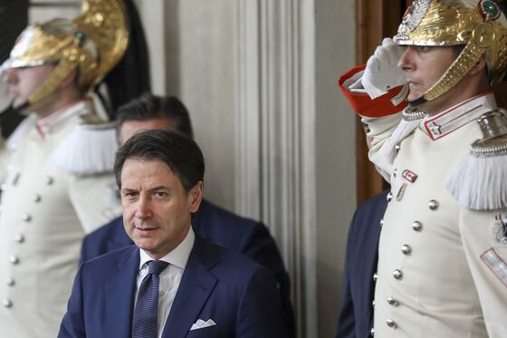 Italy Hands ‘Mr. Nobody’ Second Shot at Forging Stable Government