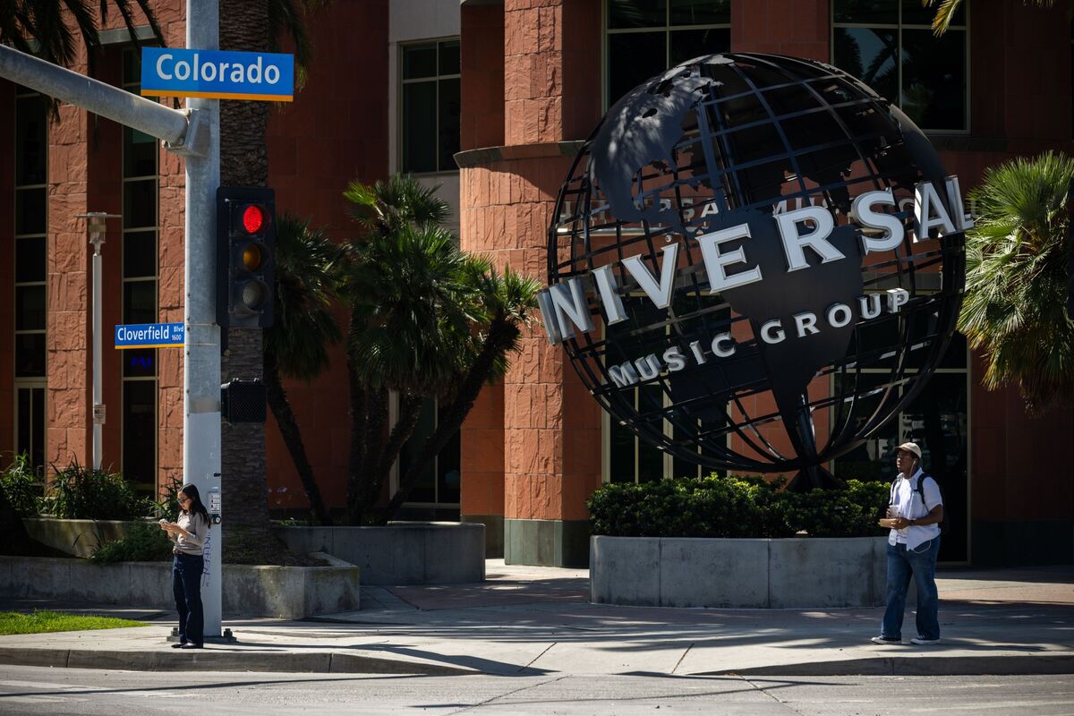 bloomberg.com - Molly Schuetz - Universal Music Group Rejects Bill Ackman's Offer as Too Low