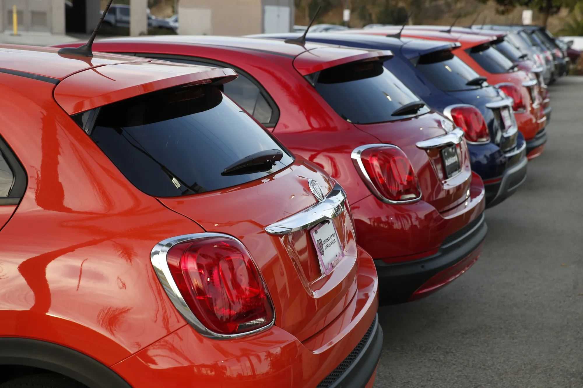 Fiat Chrysler Carries Rare U.S. Auto Sales Momentum Into 2019