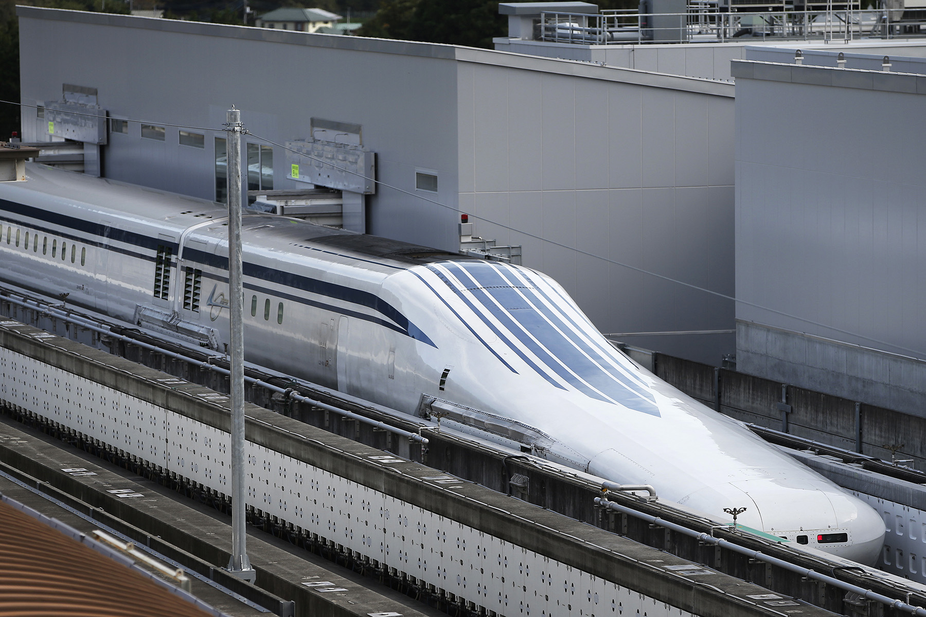 Магнитные поезда в японии. Маглев Япония. Японский Маглев mlx01-901. Maglev Train Япония. Jr Маглев поезд.