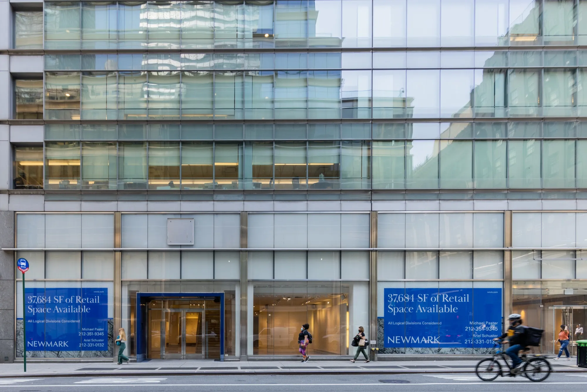 NYC Midtown Block Has Hard Pandemic Recovery After Gap Banana Republic Close Bloomberg