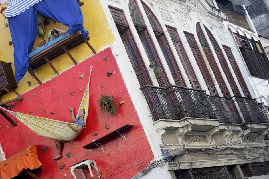 6 Absurd Architecture Projects - Bloomberg