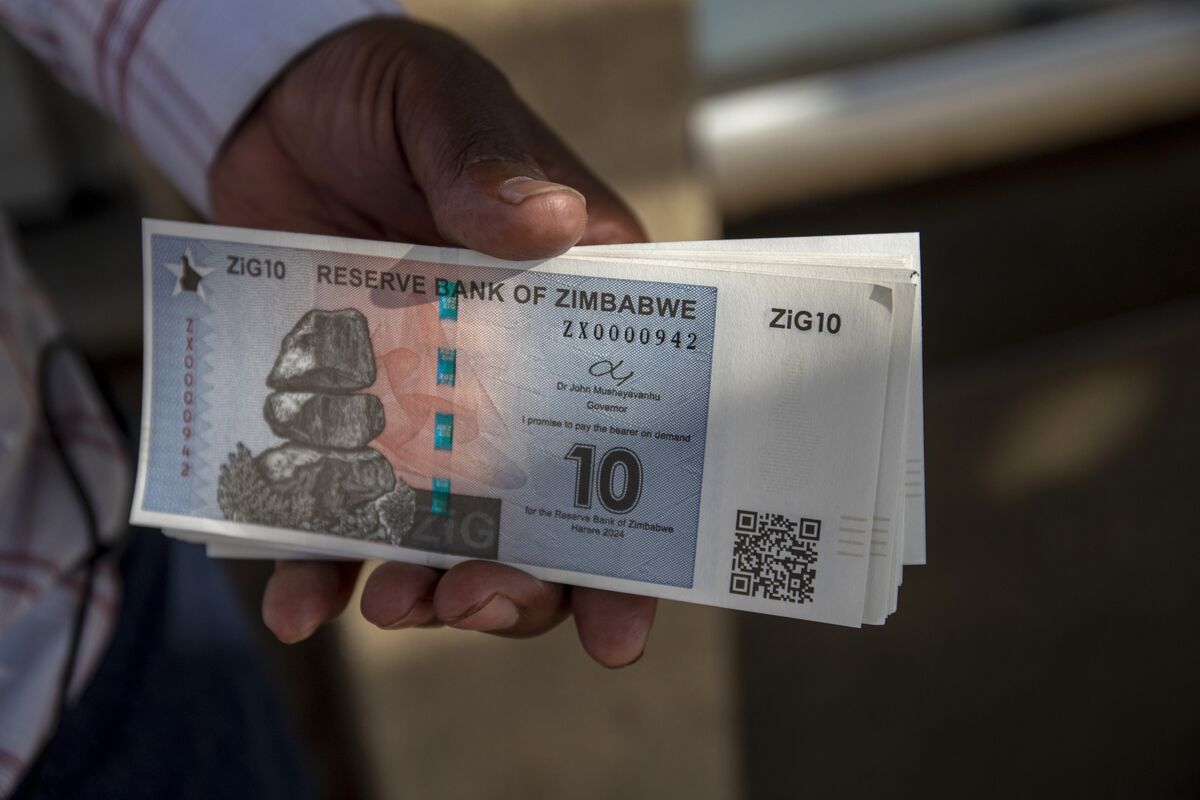 Zimbabwe Central Bank Devalues Gold-Backed Currency