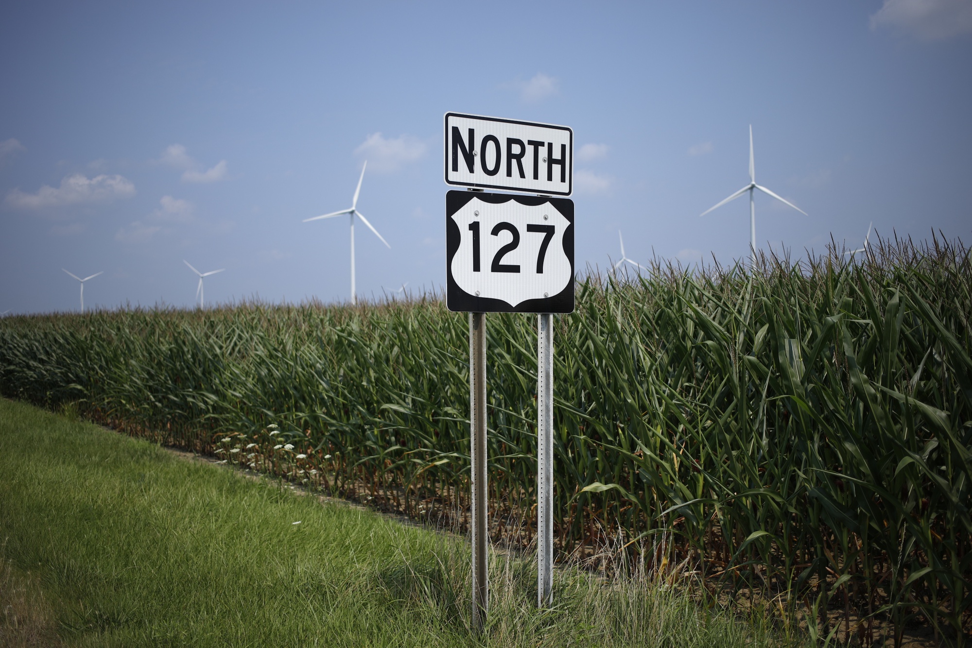 A U.S. 127 route marker&nbsp; in Van Wert, Ohio