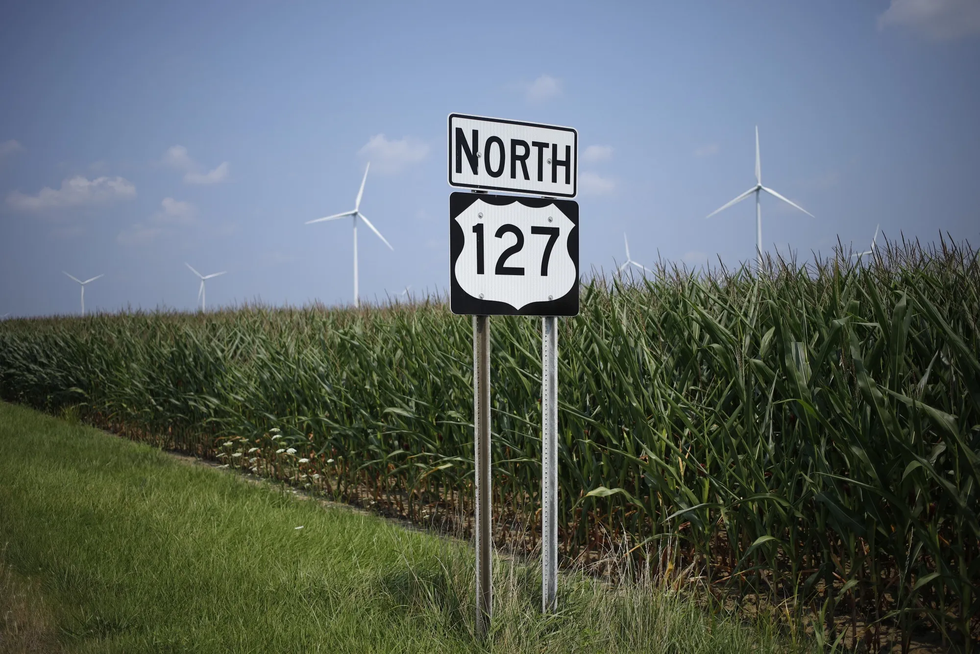 A U.S. 127 route marker&nbsp; in Van Wert, Ohio