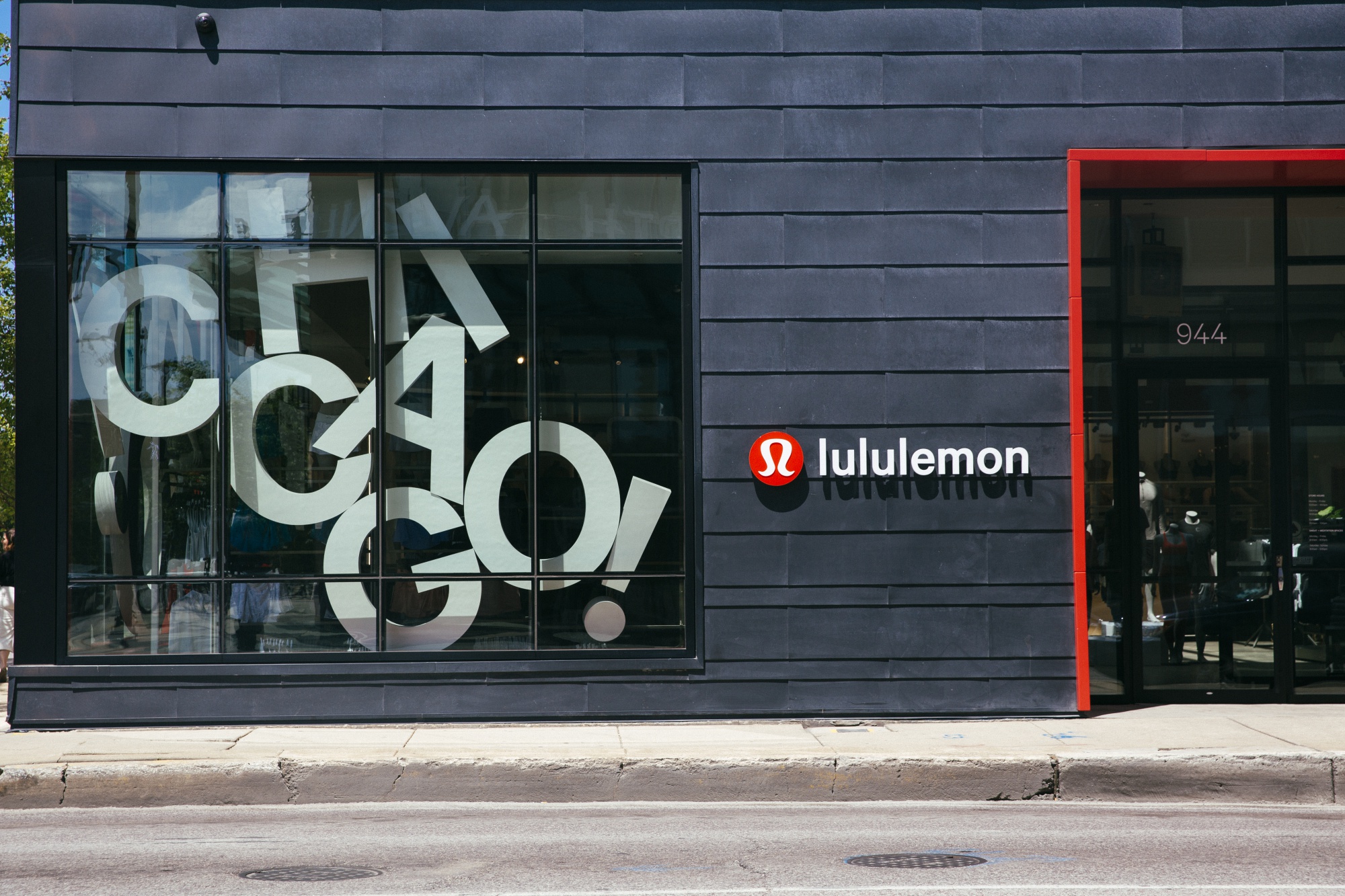 Lululemon, Once Chided for Body-Shaming, to Offer Larger Sizes - Bloomberg