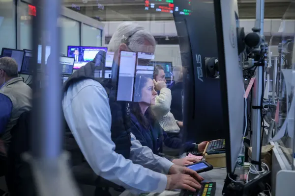 S&P 500, Nasdaq 100 Advance as AI-Fueled Tech-Stock Rout Eases