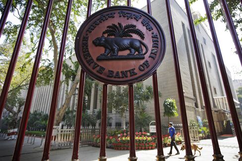 Indian Finance Minister Arun Jaitley And Reserve Bank Of India Governor Raghuram Rajan News Conference