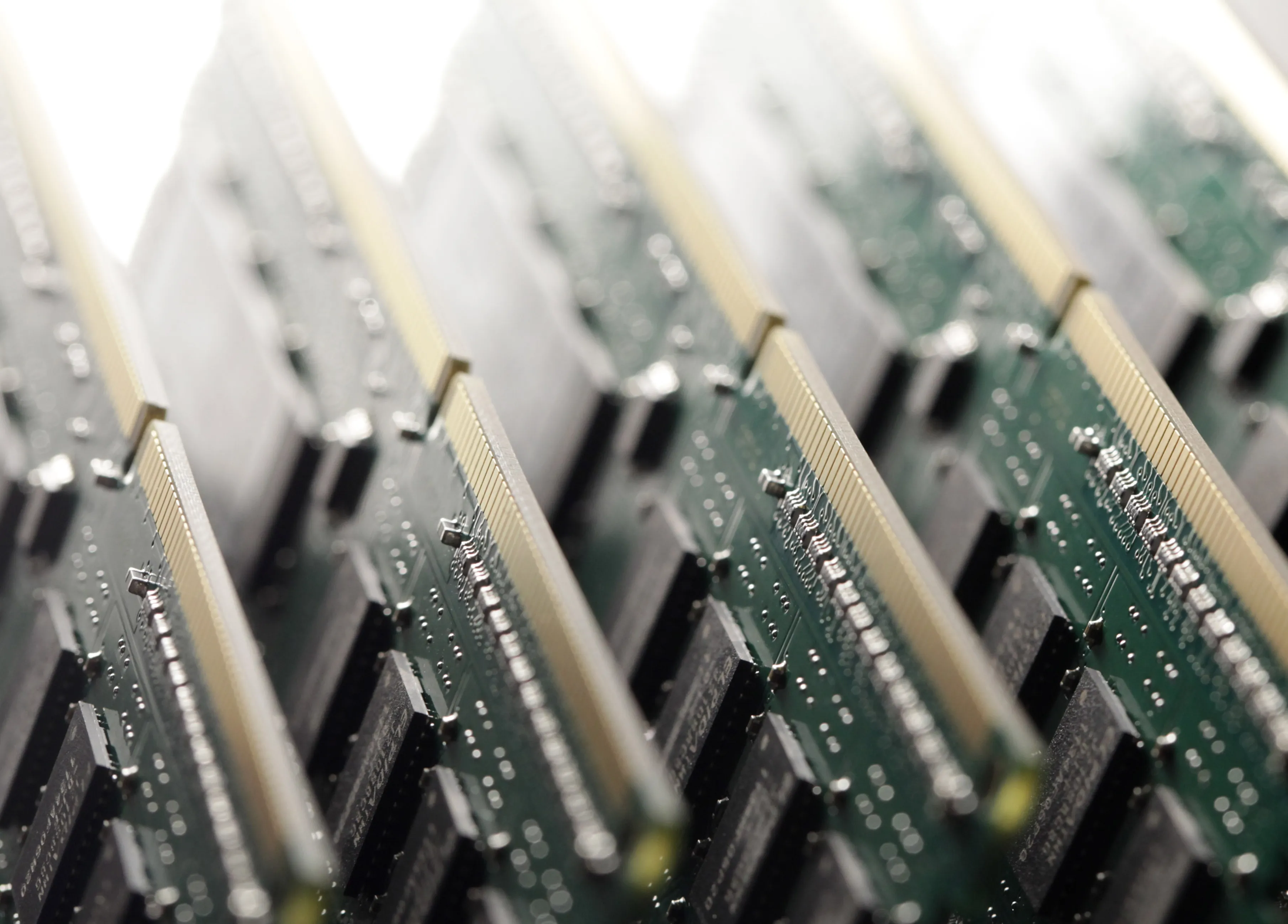 Super Micro Sales and Profit Top Average Analysts' Estimates