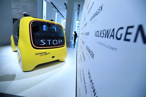 Daimler and Bosch Cruise Into Robotaxi Era With Driverless Shuttles