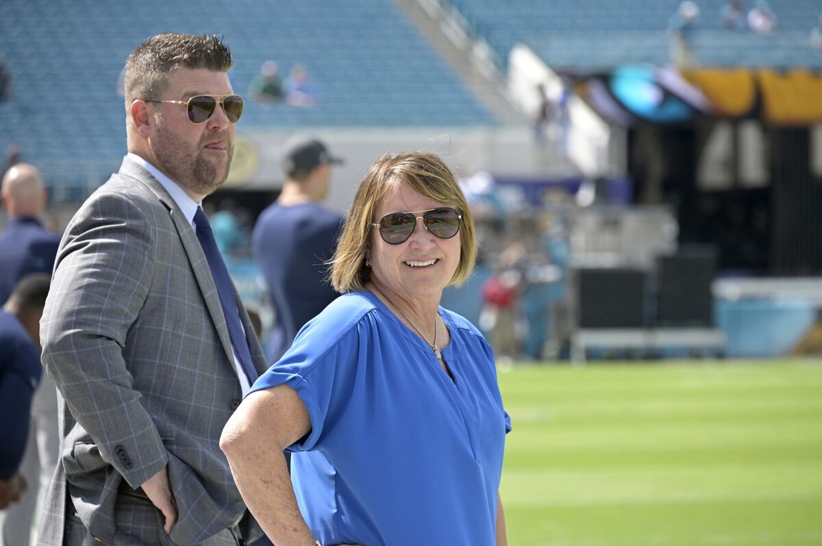 Titans Owner Fires GM Jon Robinson in His 7th Season - Bloomberg