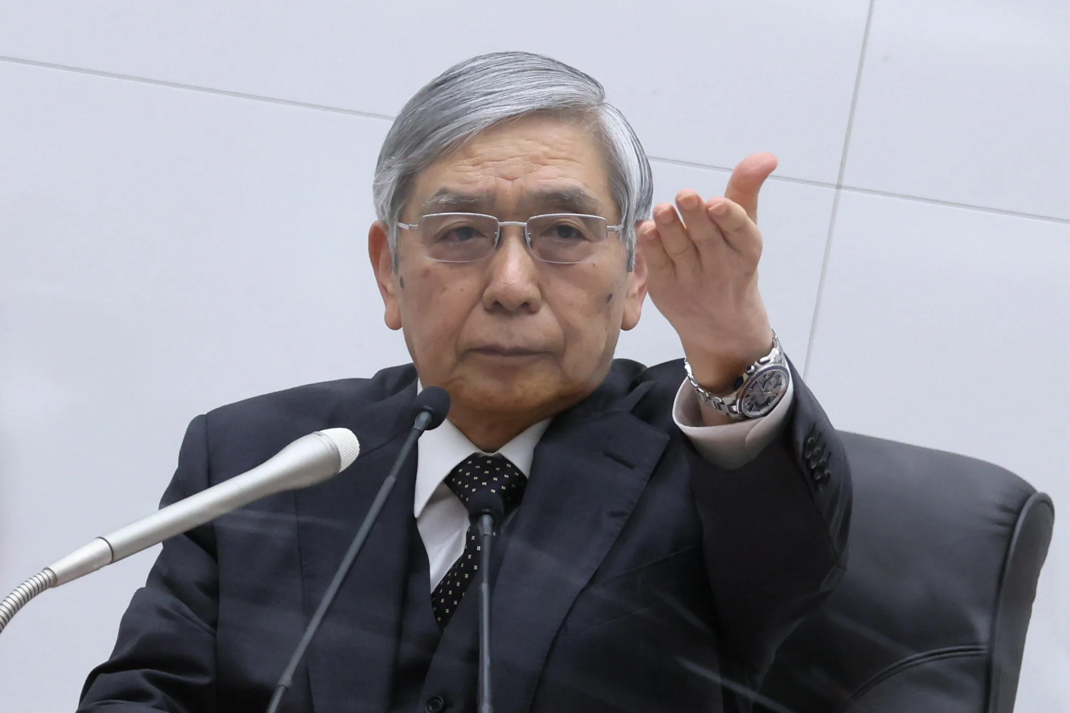 Haruhiko Kuroda makes it easier for his successors.