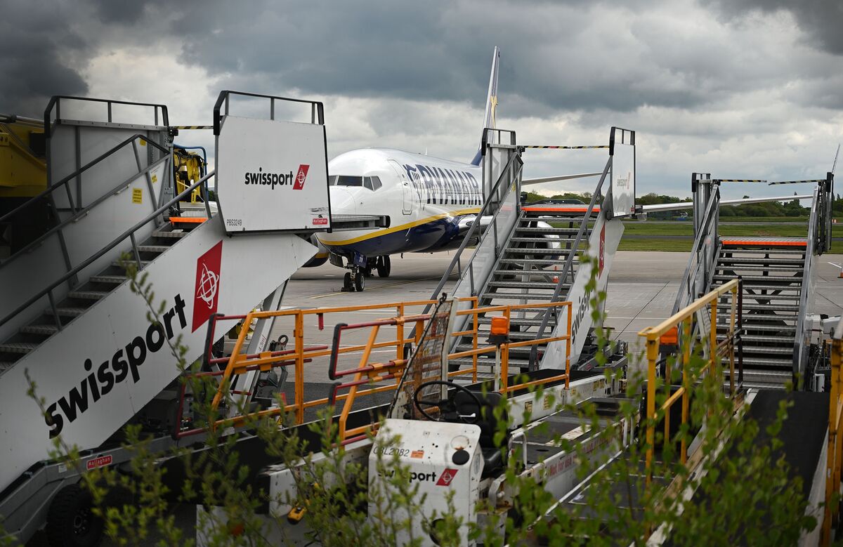 Swissport to Cut 4,500 U.K. Jobs on AirTravel Slump Bloomberg