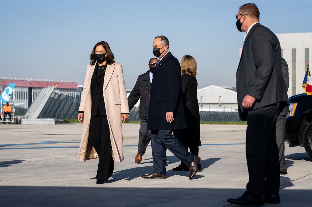 Kamala Harris Visits France, Courts Bigger Role on World Stage - Bloomberg