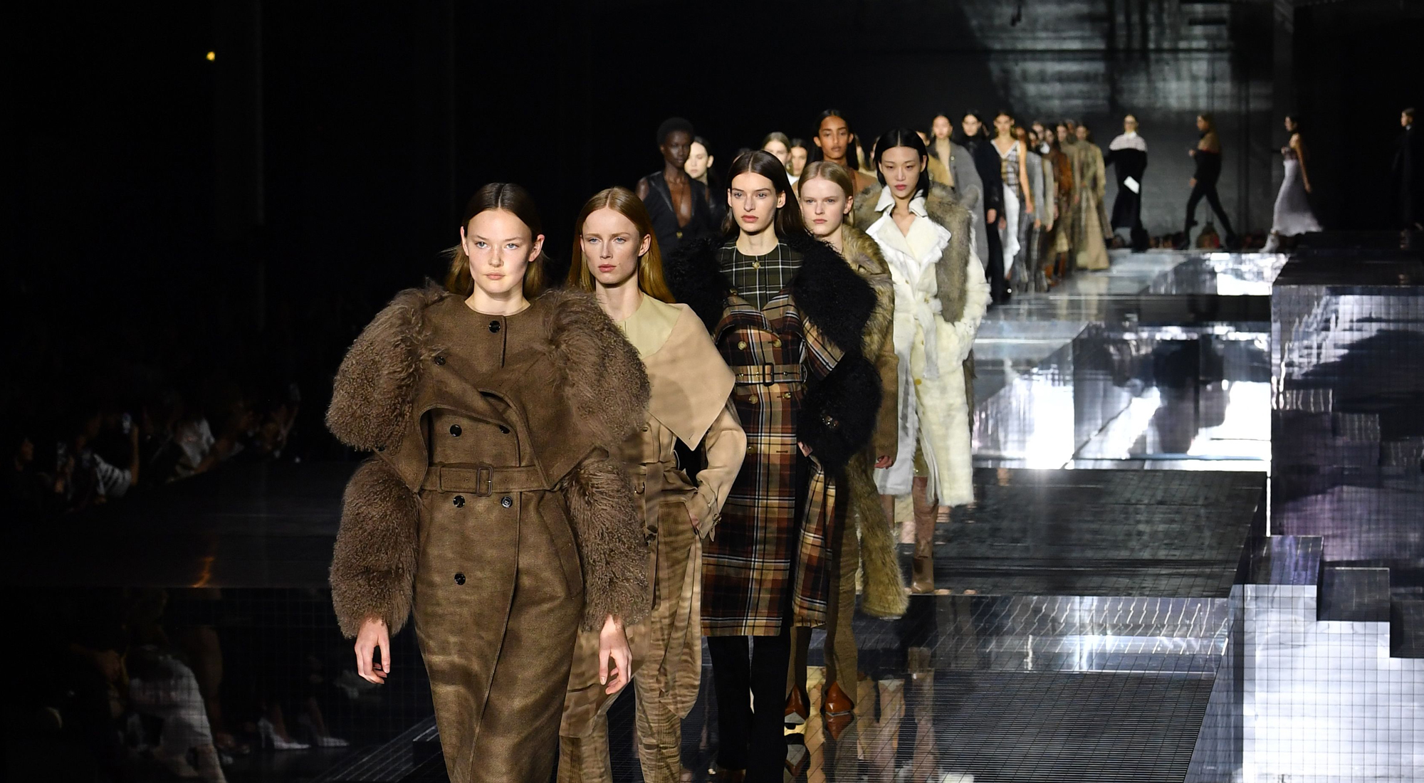 Burberry Aims to Reduce Markdowns to Shore Up Profitability - Bloomberg