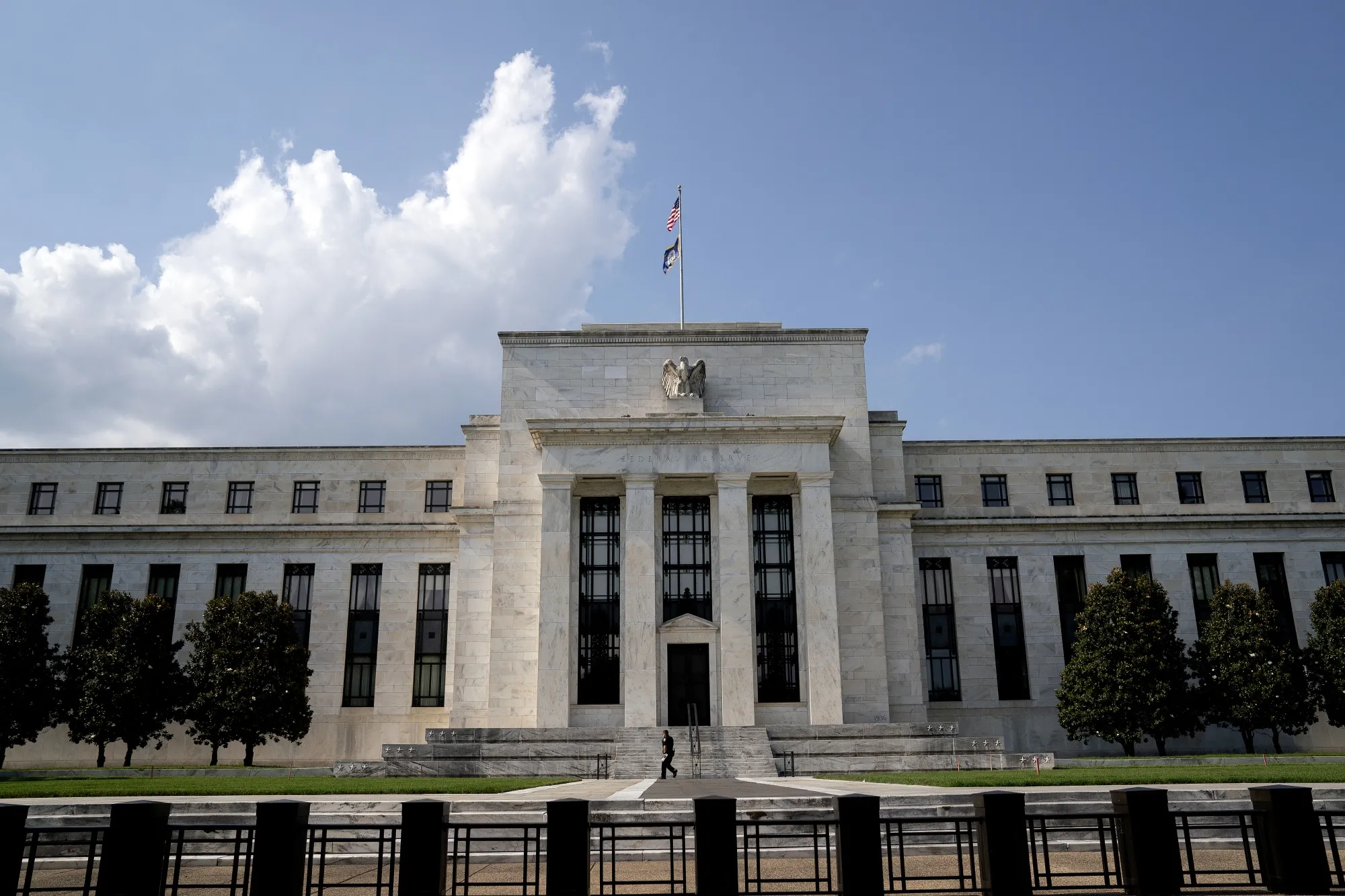 Two Interest-Rate Cuts in 2024 Are ‘Very Likely’ After CPI, Carlyle’s ...