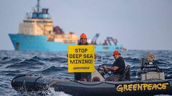 Battery-Metal Rush Pits Miners Against Marine Biologists
