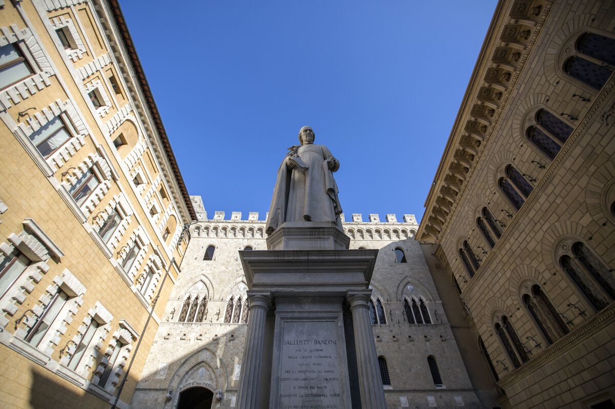 La sede della banca Monte dei Paschi di Siena a Siena, Italia.