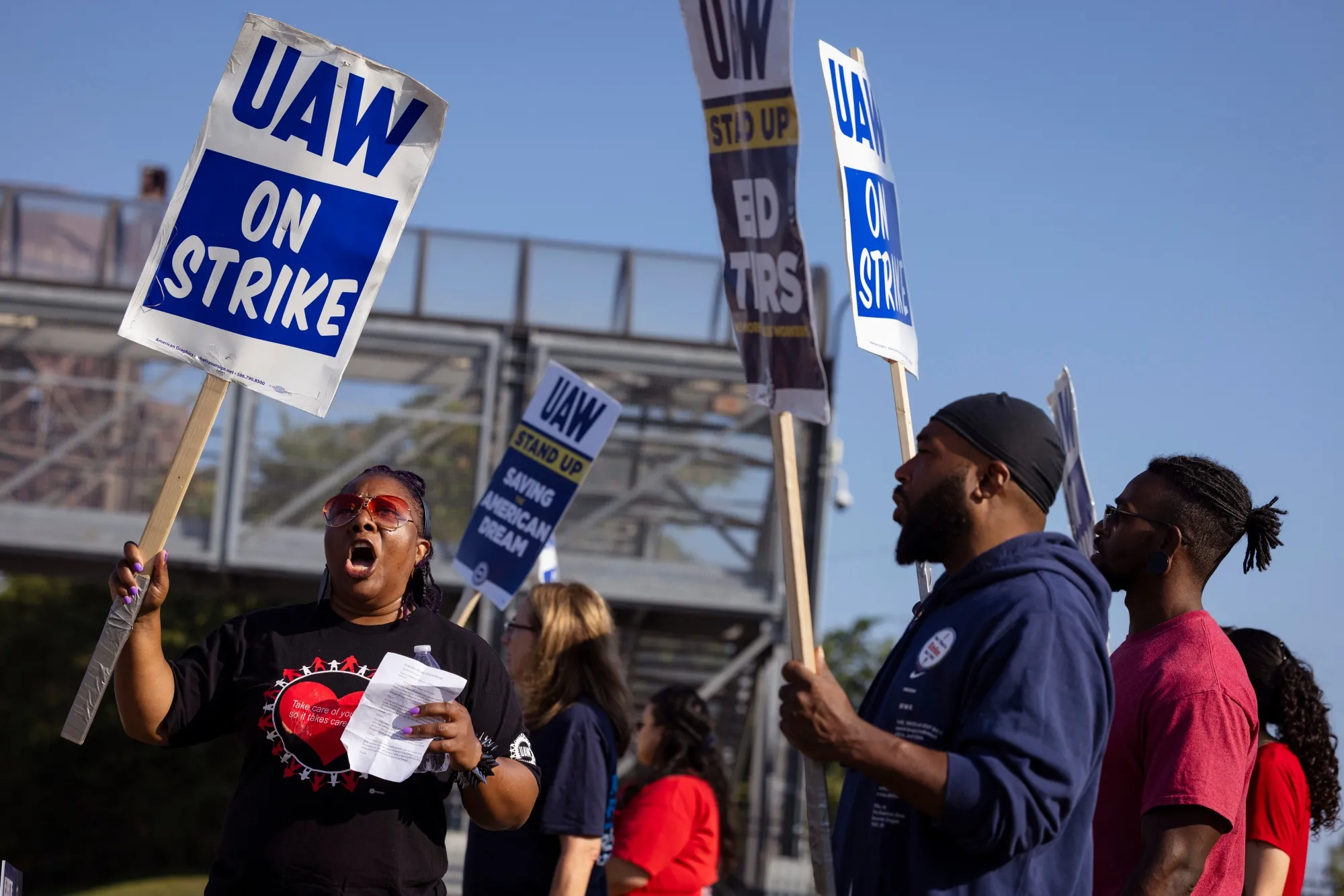 Ford (F) CEO Says Once-Good Relationship With UAW Altered By Strike -  Bloomberg