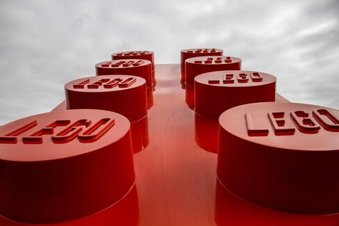 Lego Beats Hasbro as World’s No. 2 Toymaker