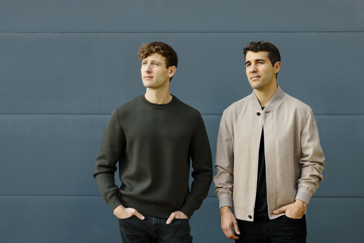 OpenAI Claims Navier-Stokes Breakthrough Amid Data Fight