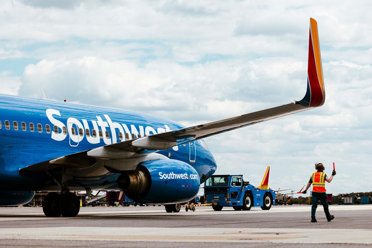 🟪"Ritiri Legali: L'Amministrazione Trump Abbandona la Causa Contro Southwest Airlines per Ritardi Cronici"