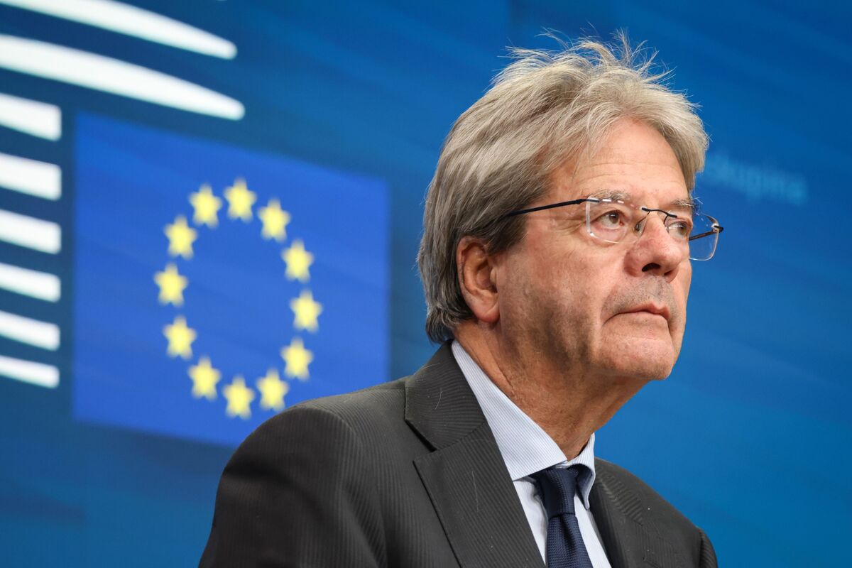 EU’s Gentiloni Plays Down Risk of China Retaliation on EV Probe - Bloomberg