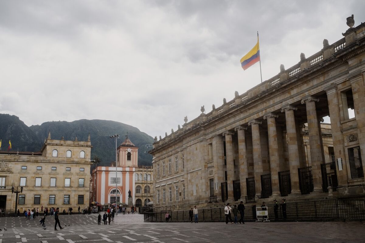 Colombia bị S&P hạ bậc tín nhiệm do lo ngại về tài chính ngày càng tăng