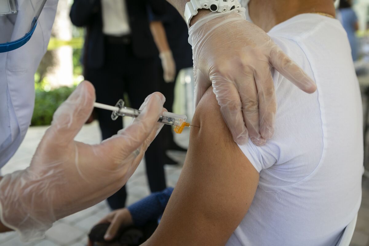 What you know about allergic reactions to the vaccine: QuickTake