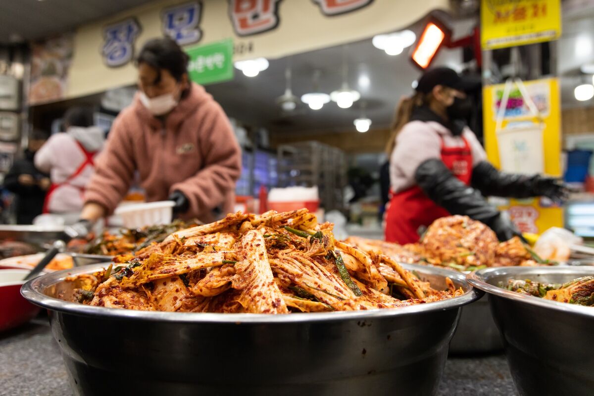 South Korea Imports Of China'S Cheap Kimchi Hits Record Amid Inflation -  Bloomberg