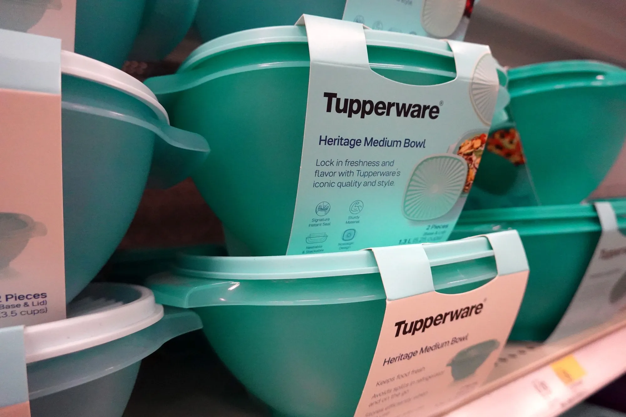 Tupperware nộp đơn xin phá sản