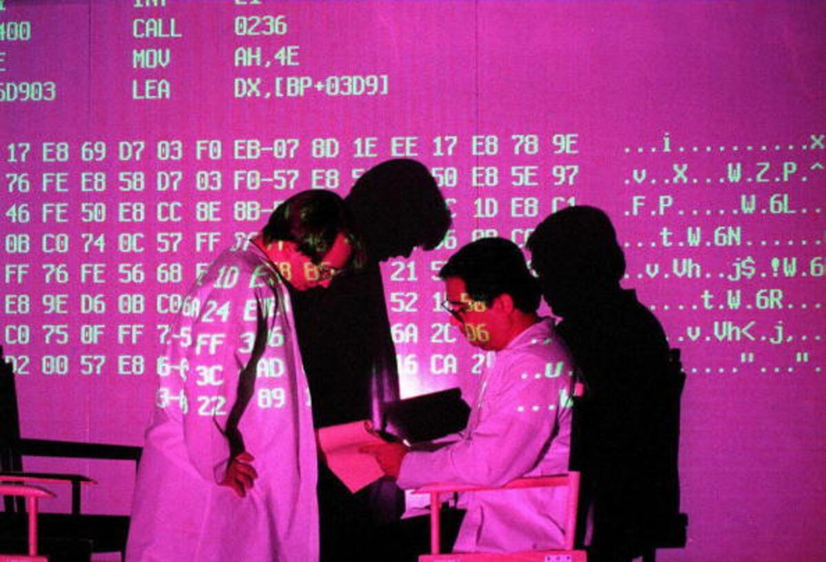 How do cybercriminals use darknet markets