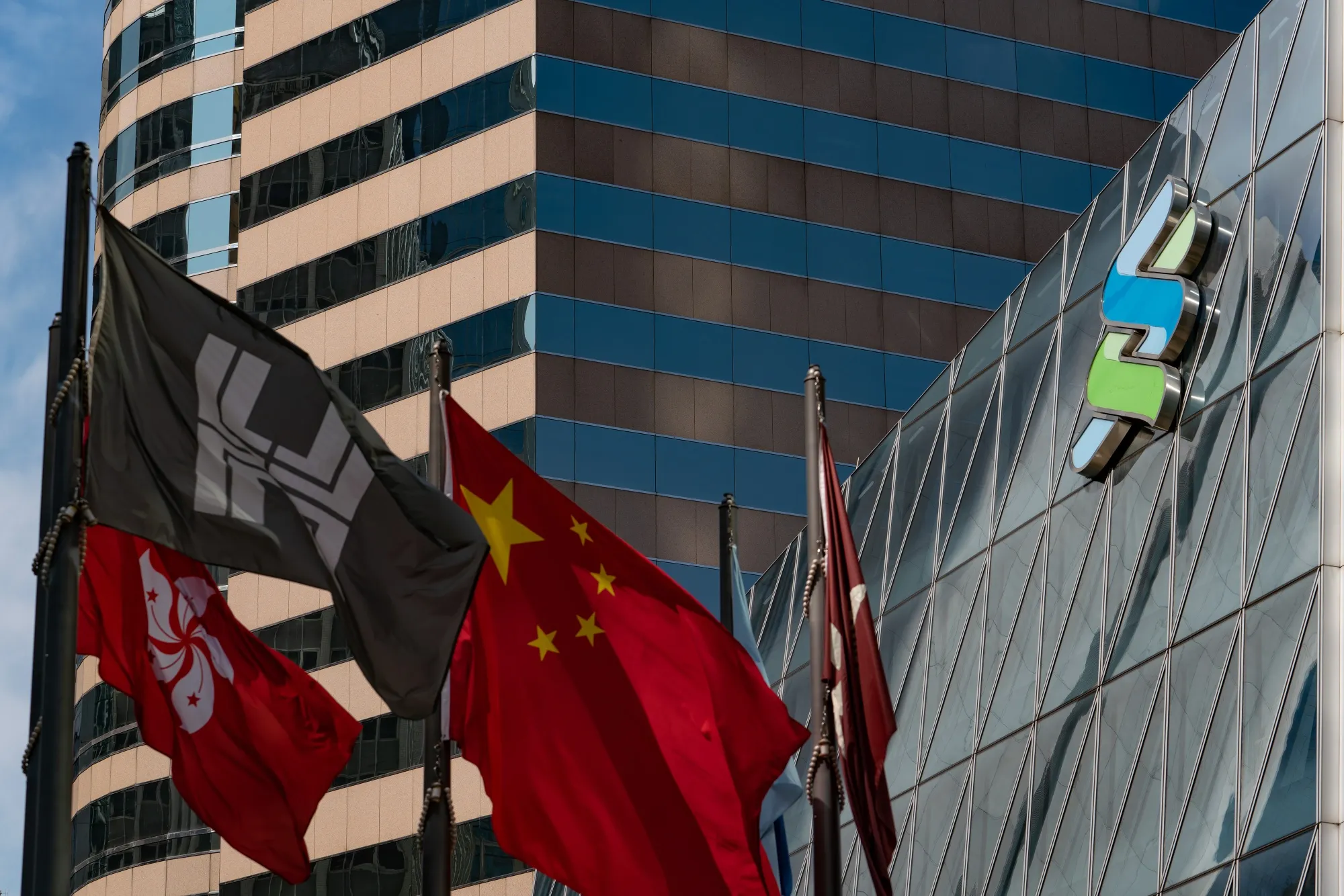 Views of HSBC, Standard Chartered And Bank of East Asia Ahead Of Earnings Announcements