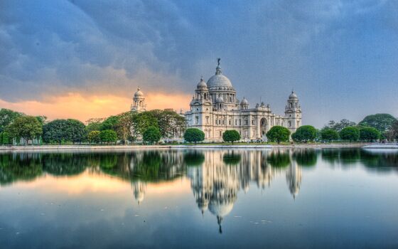Forget the Taj Mahal and Pink Jaipur, Take Me to the Chaos of Kolkata