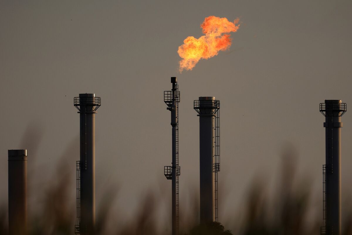 Deutschlands größter Gasspeicher trotz Bemühungen noch fast leer