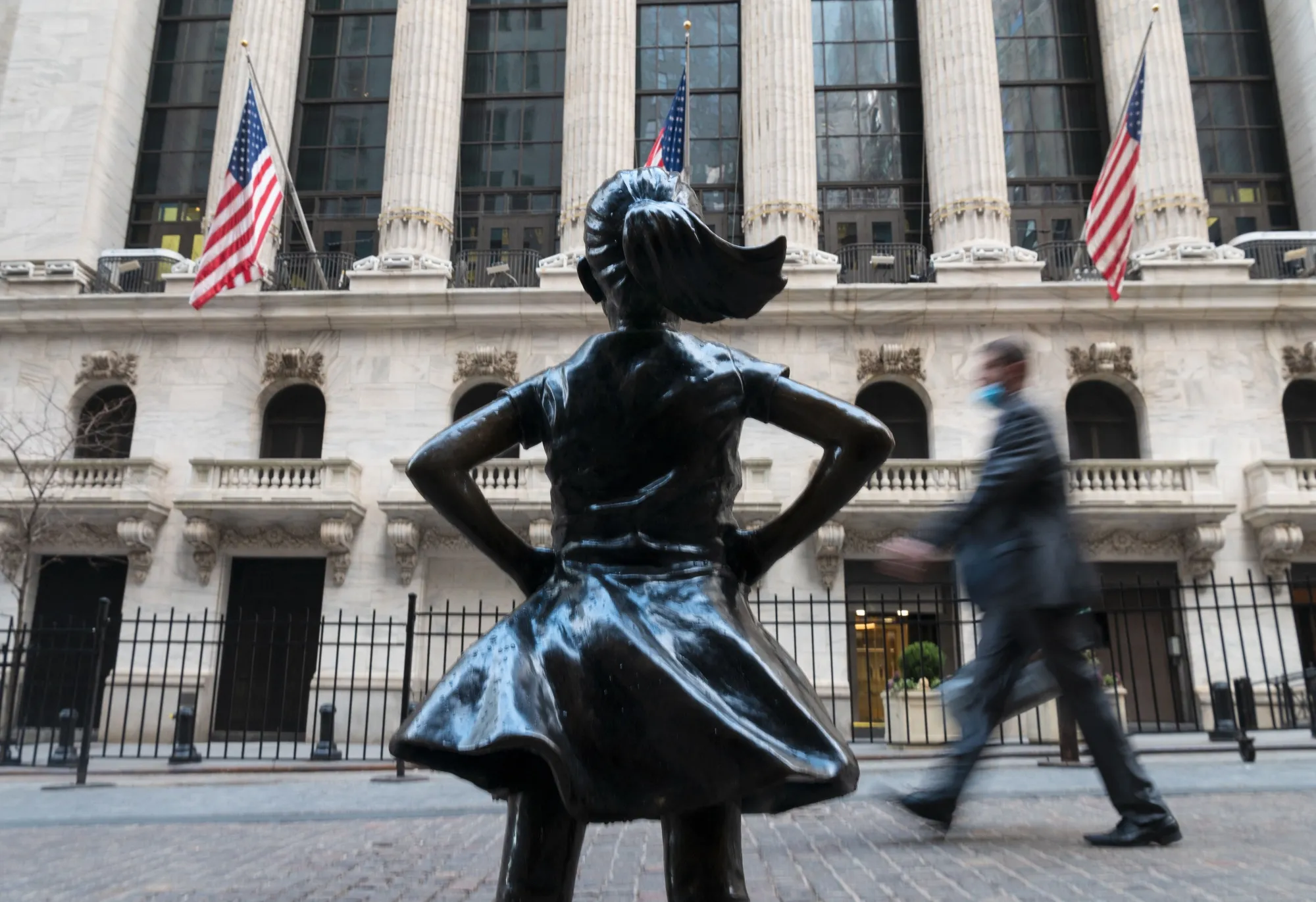 The Federal Reserve needs to restore liquidity to the US government bond market.