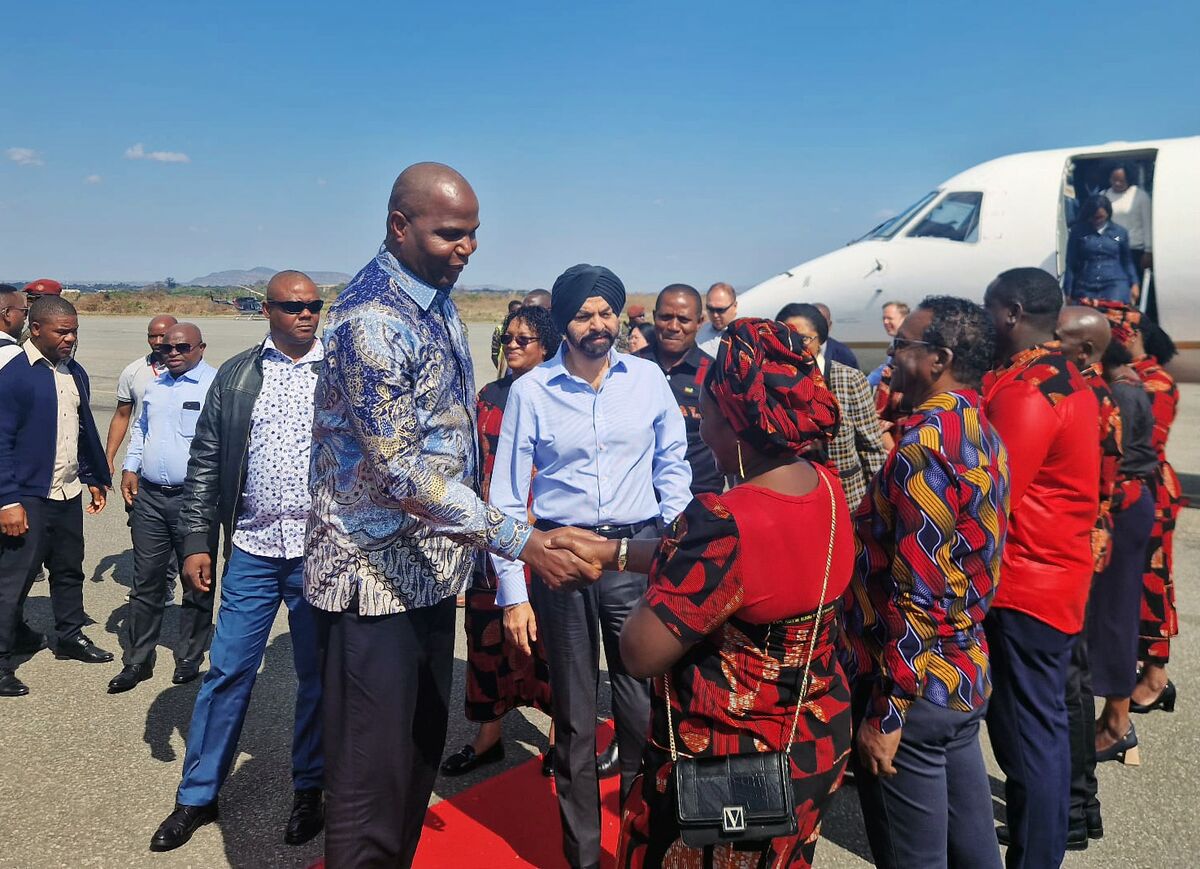 Dancers and a Dam: World Bank Hones New Strategy in Mozambique