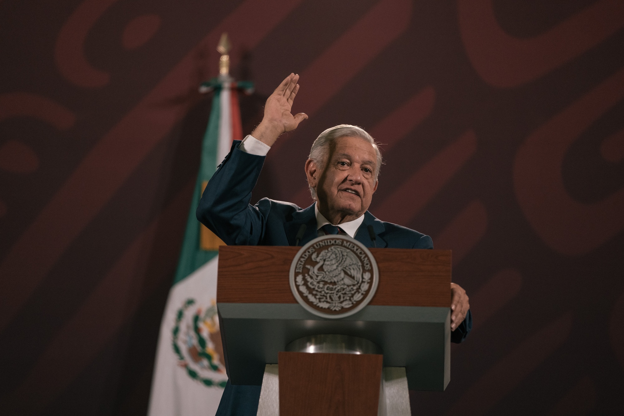 Evade AMLO